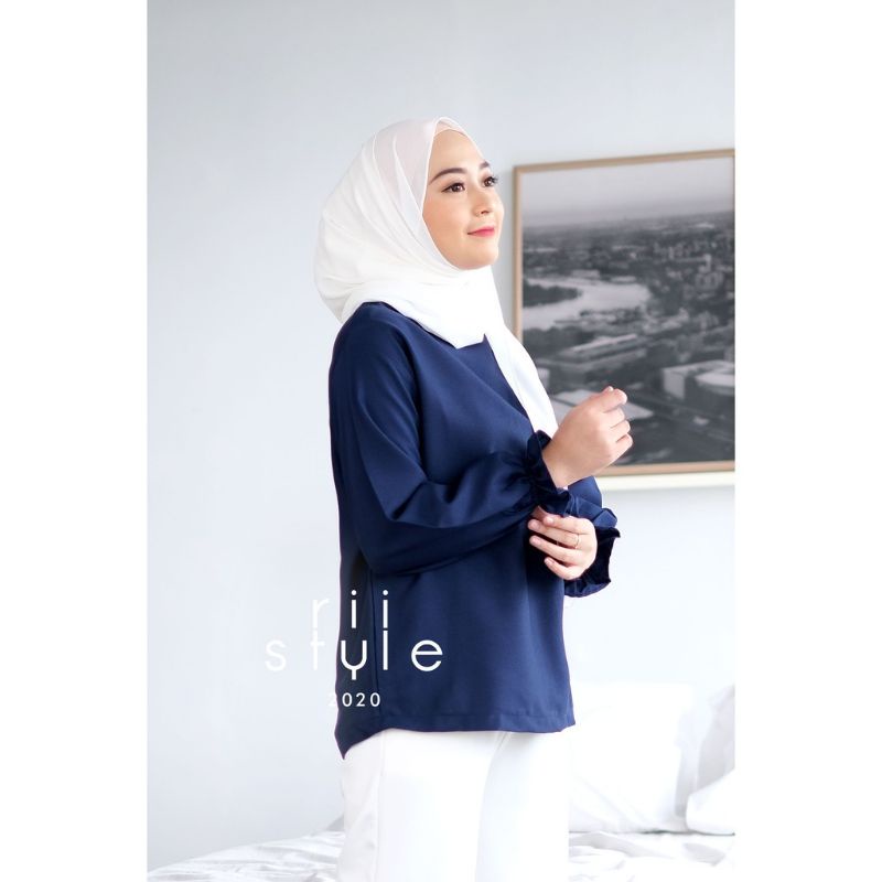 CUCI GUDANG BAJU LILI TOP by Riistyle