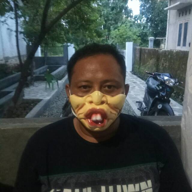 Masker 3D karet 3 lapis, bisa dicuci