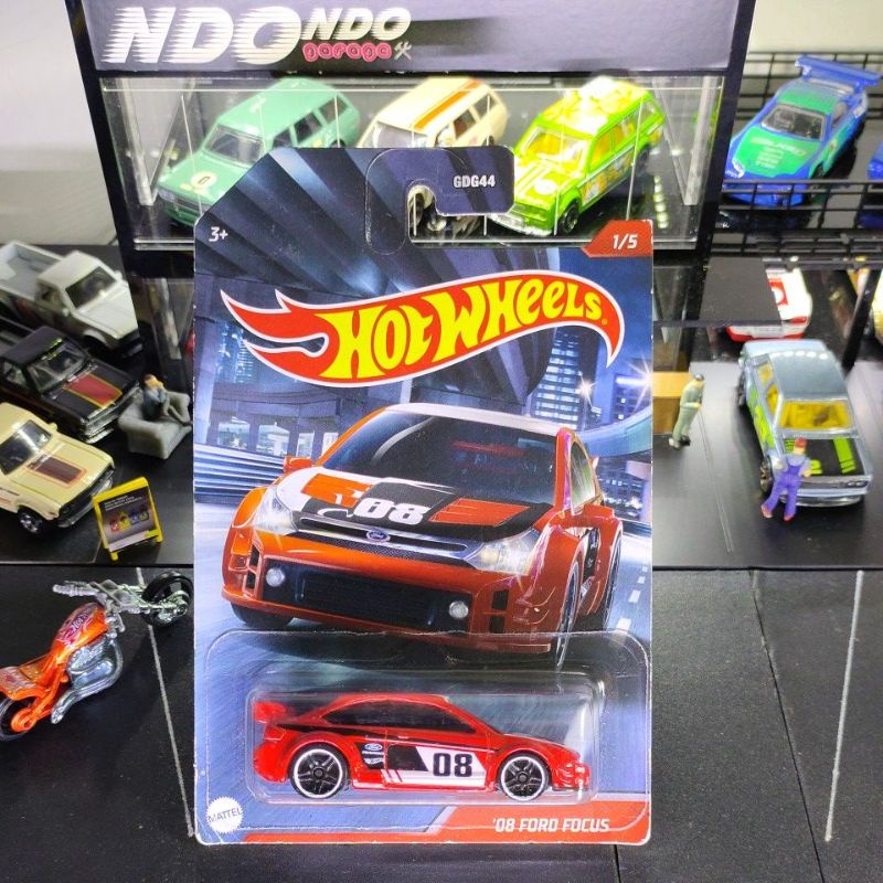 Hot Wheels '08 Ford Focus No.08 Red - Cult Racers