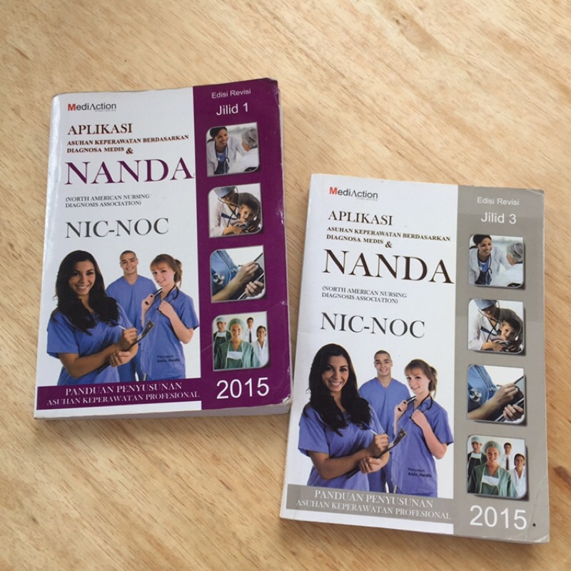 

(PRELOVED) 2 Buku Aplikasi Nanda NIC NOC 2015