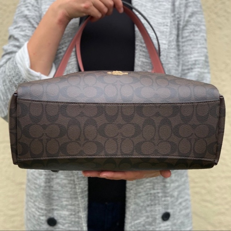 Coach Mia Shoulder Bag in Signature (C28967)