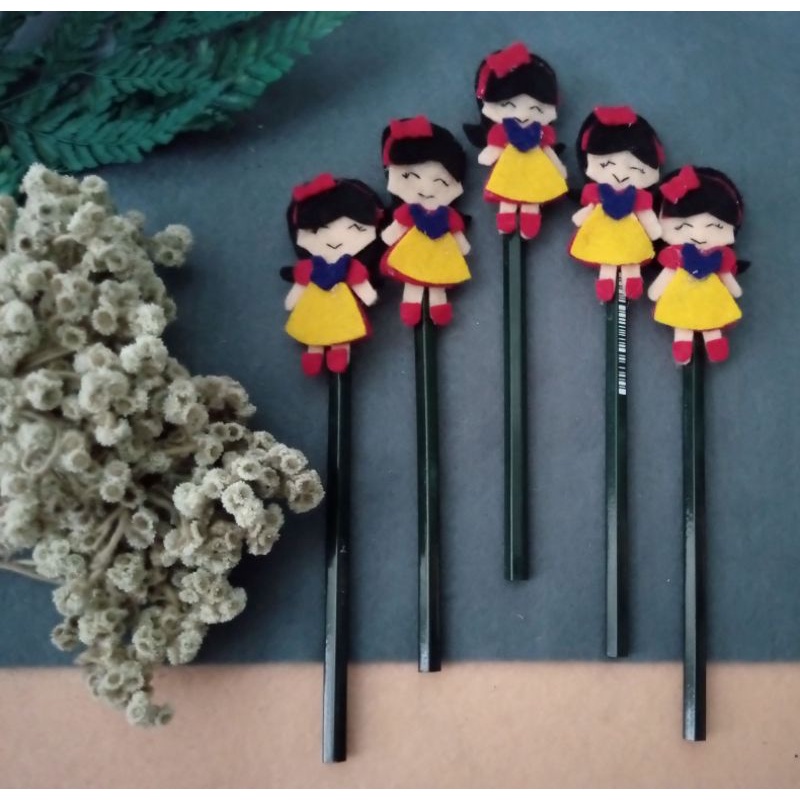 

Pensil Hias Flanel Princess 3
