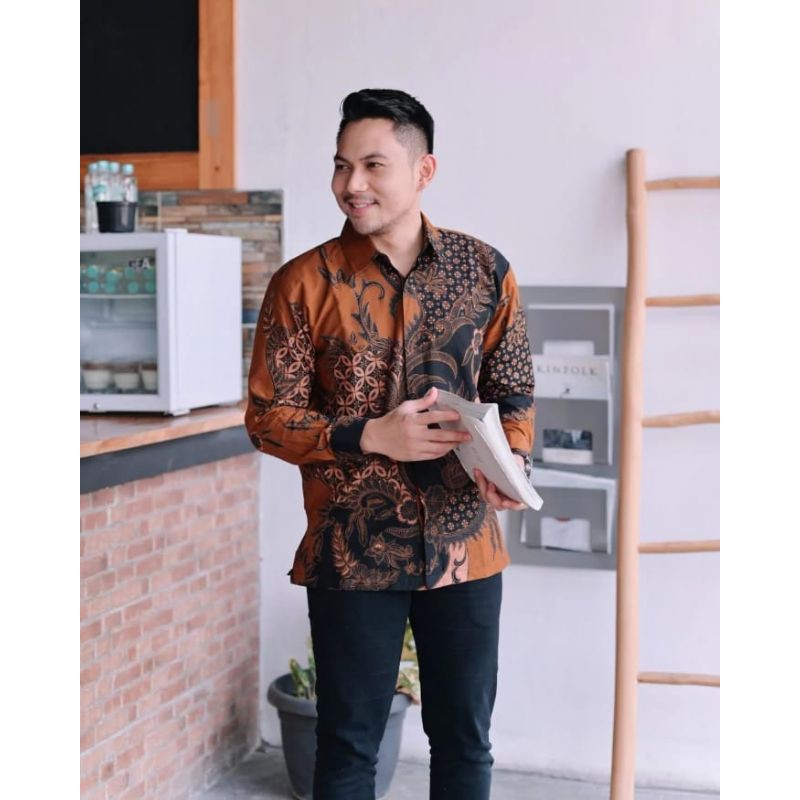 Kemeja Batik Pria PREMIUM Bahan Katun Premium Reguler Fit Prabu Batik Exclusive Lengan Pendek E14