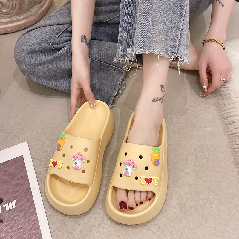 Sandal Fuji / Sandal Wanita Jelly Wedges Platfrom Tebal Dengan Jibbitz Terbaru EVA 268 Sandal Slop Wanita Wedges Import Carrot Jabbit Bahan Spons Super Ringan Empuk Elastis