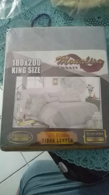 Rc Sprei Monalisa Emboss King 180x200 Cm T. 20 Free Merah Putih Sport Tidak Berlabel