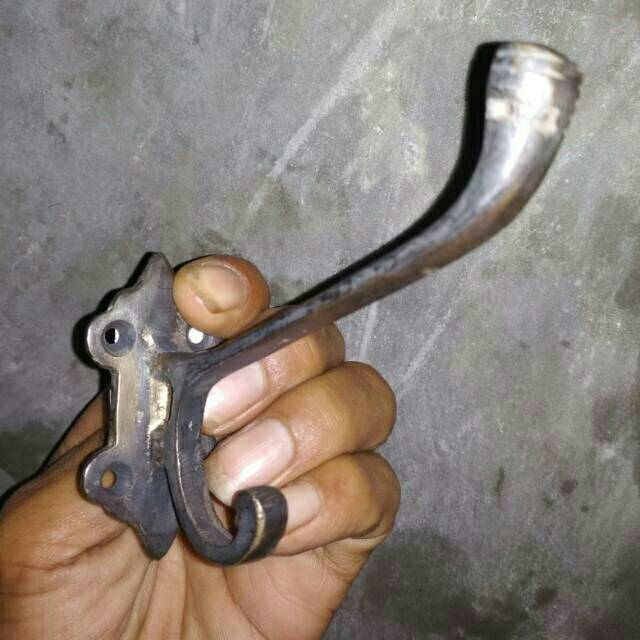 Kapstok gantungan baju antik