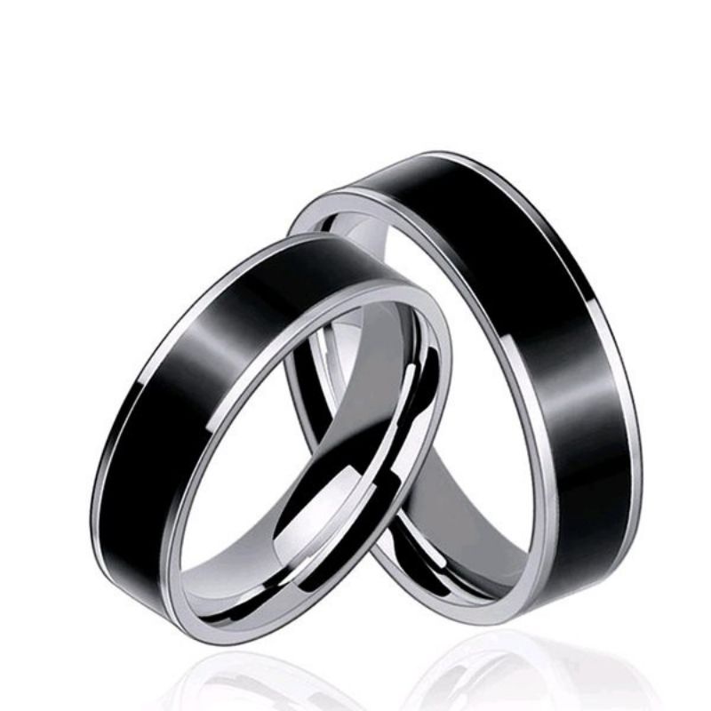 4s Grosir Solo || Cincin Titanium Hitam dengan Garis Silver Anti Karat dan Luntur cocok utk Pria dan Wanita