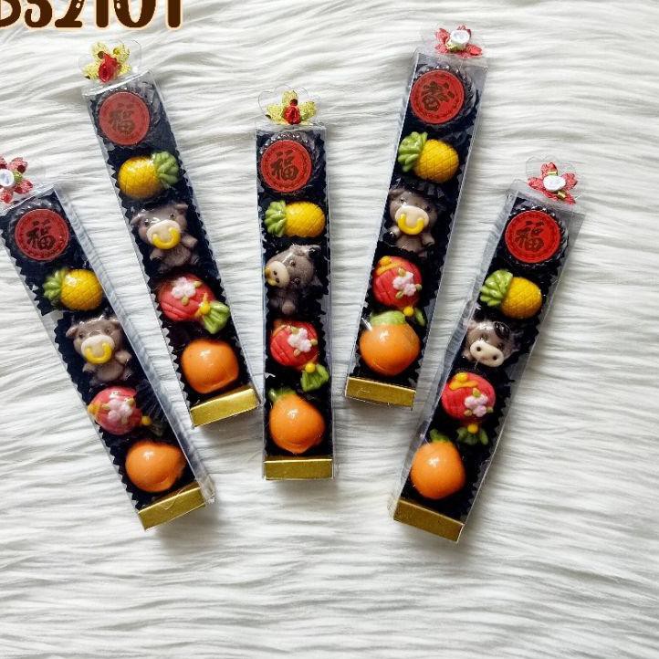 

Basicϟmurah (min order 3) CB52101 Coklat imlek isi 5 mix karakter sincia chinesse new year 2021 ox k
