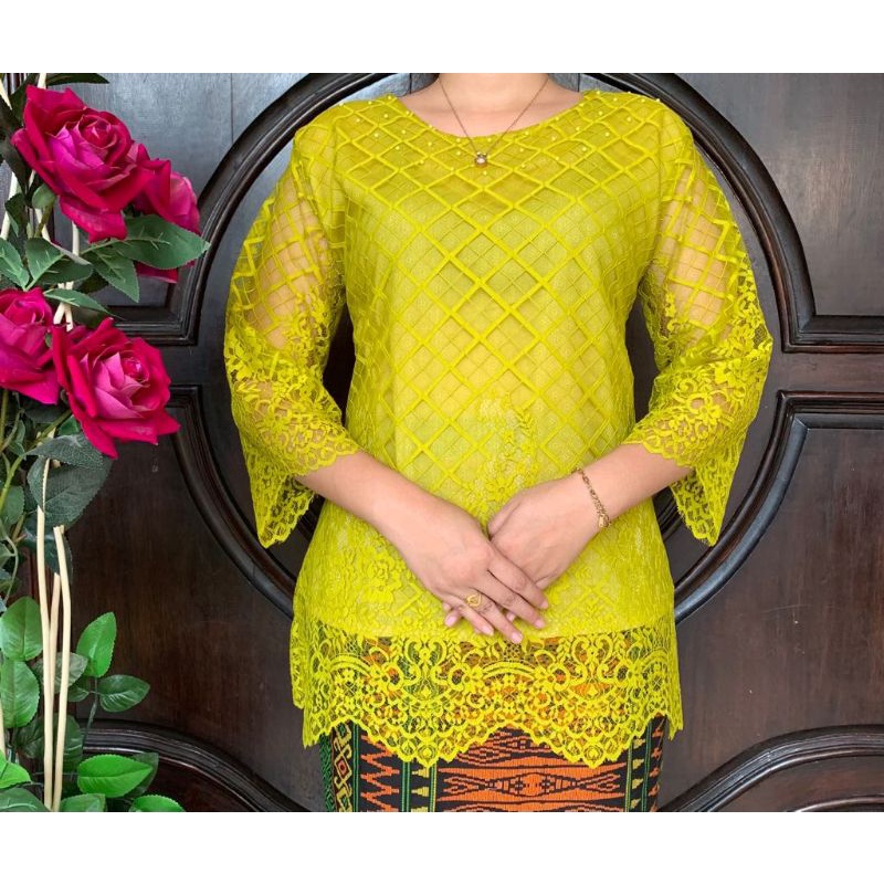 Blouse brokat bahan semi prancis