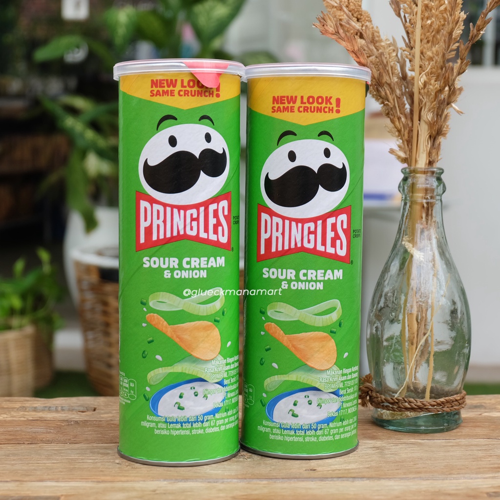 

Pringles Sour Cream and Onion 102gr - Potato Chips - Chips Kentang