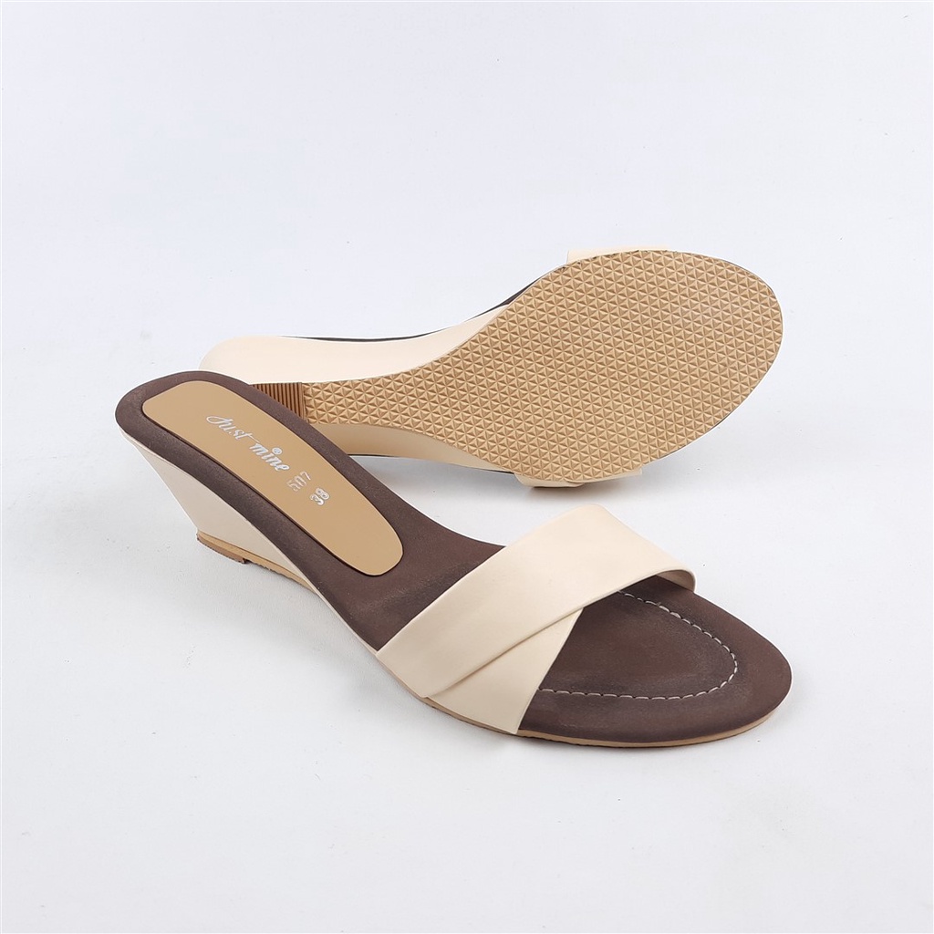 SANDAL WANITA JUSTMINE 507 36-40