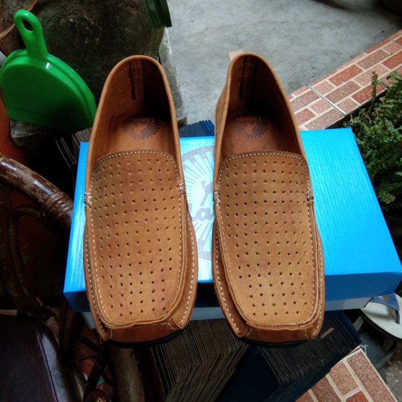 Sepatu casual pria kulit asli lancas mucasin