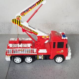 Mainan mobil  truck  pemadam kebakaran ukuran besar  edukasi 