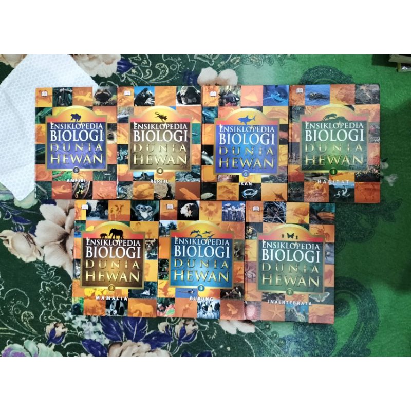 ORIGINAL BUKU ENSIKLOPEDIA BIOLOGI DUNIA HEWAN MAMALIA INVERTEBRATA HABITAT REPTIL IKAN BURUNG AMFIB