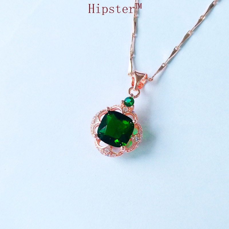 Vintage Luxury Fashion Natural Emerald 18K Rose Gold Pendant Necklace