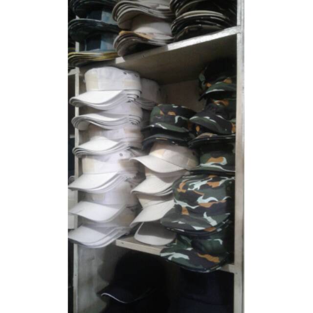 Topi komando brimob dan warna cream