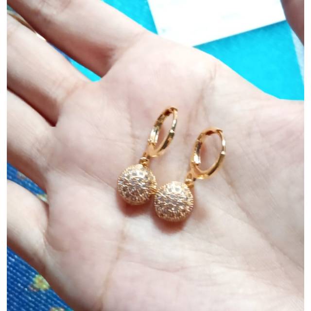 Anting gantung mangkok titanium gold 18k