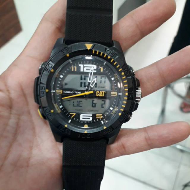 Jam tangan cat