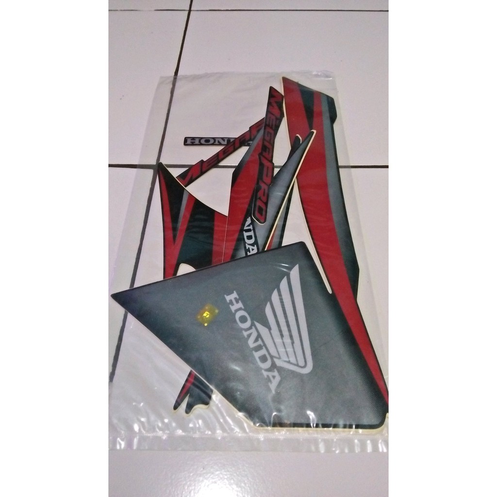 Stiker striping sticker honda new megapro 2012 monoshock karbu hitam