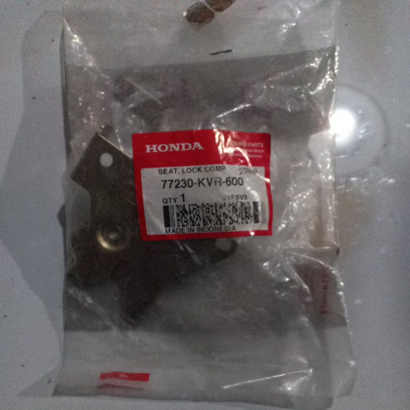 Lawan kunci jok engsel Honda Revo old lama asli original 77230-KVR-600