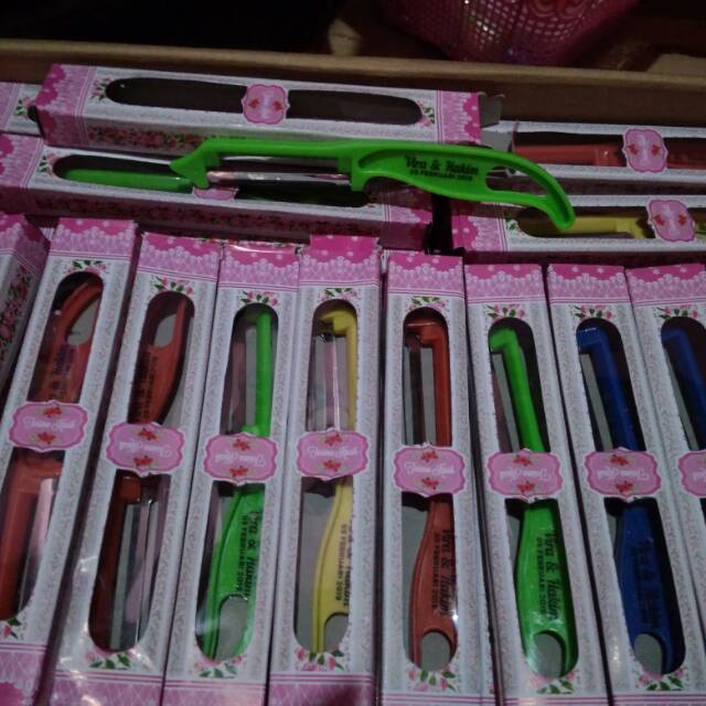 

Souvenir pisau pengupas buah+stiker nama(isi 50pcs)
