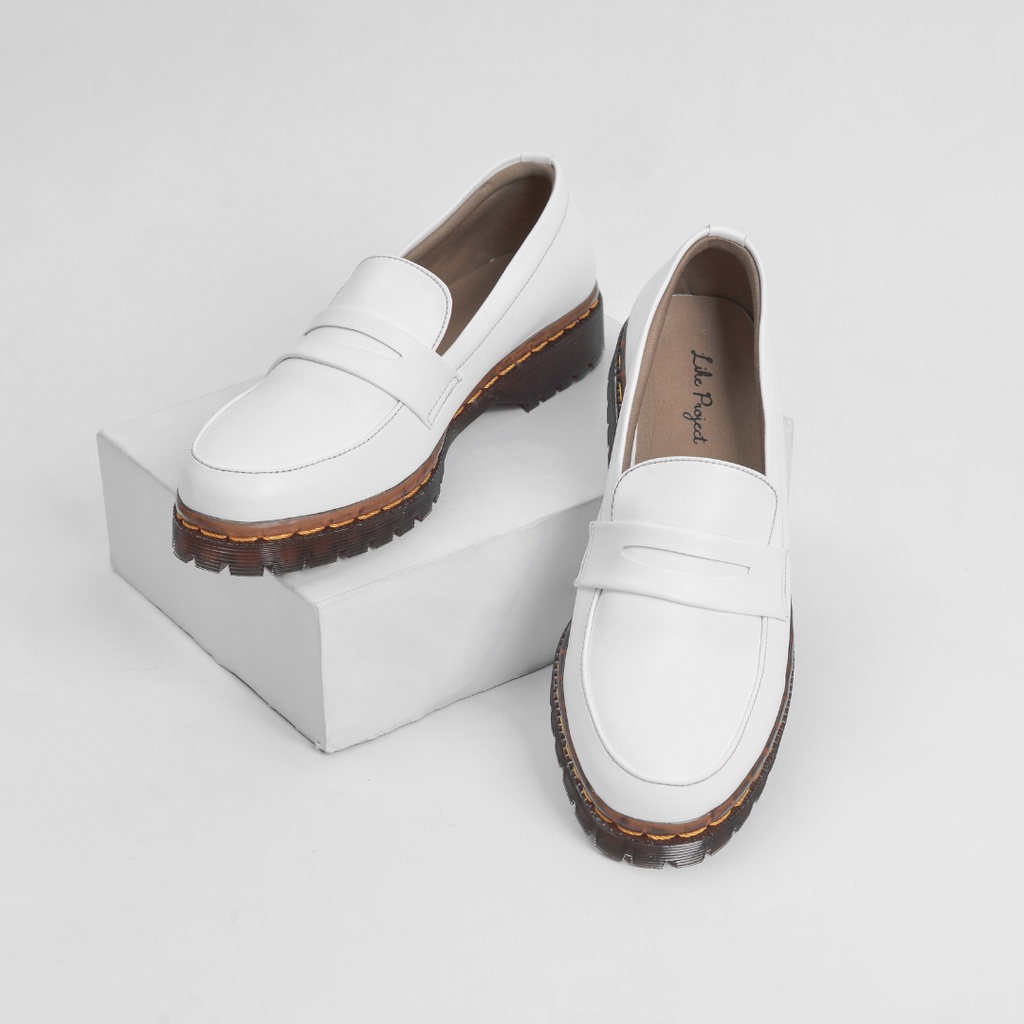 Xcloud x LikeProject Sepatu SlipOn Casual Wanita LAVI White