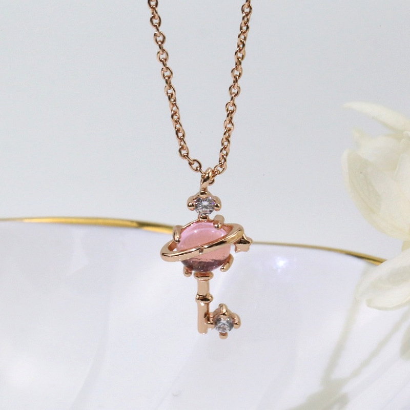 Kalung Liontin Necklace Langit Berbintang Merah Muda Planet Kunci Semesta Kaca Berwarna Perhiasan