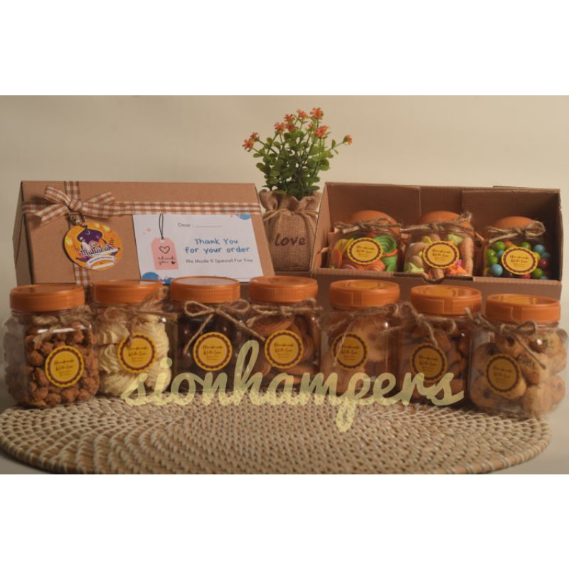 

Box hampers/kardus isi 3 jar(3toples)