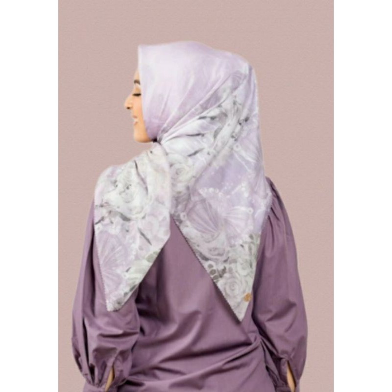 Jilbab / kerudung segi empat ungu / violet /purple voal motif