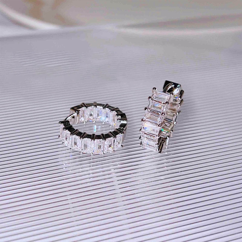 Anting Hoop Zircon Warna Silver Untuk Wanita