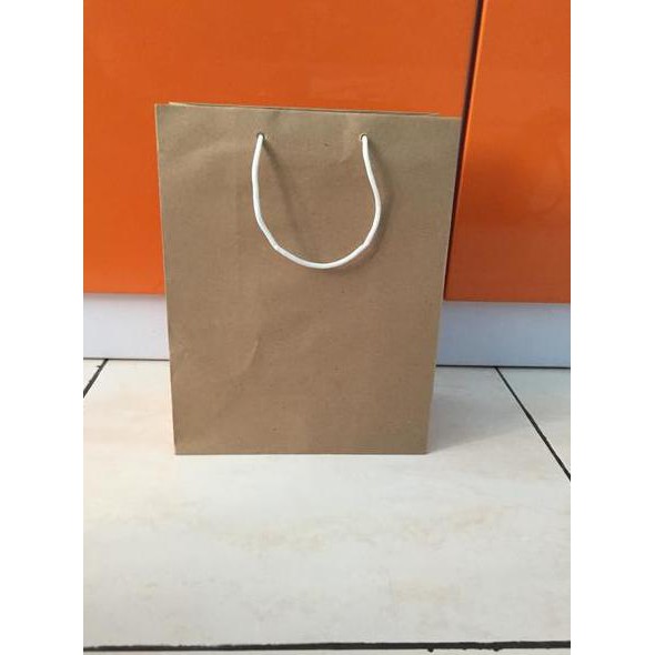 

Fika Tas Kertas Paper Bag 24X9,5X35 Cm Polos