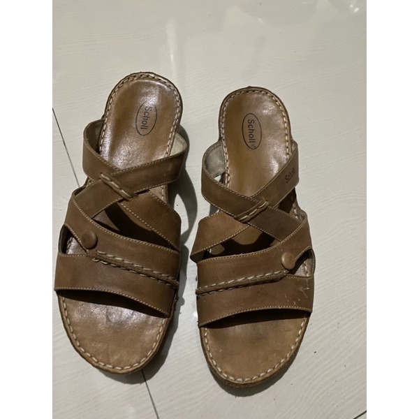 PRELOVED SEPATU SCHOLL