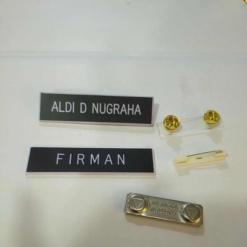 

name tag/nama dada akrilik grafir