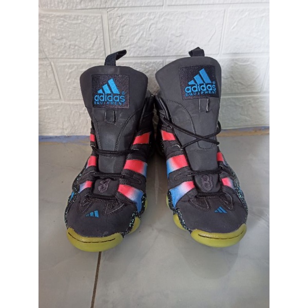 Sepatu second/thrift Adidas Equipment 8