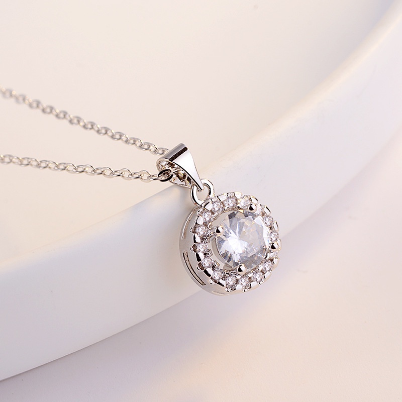 [Ready Stock]Fashion Classic round Inlaid Diamond Pendant Necklace