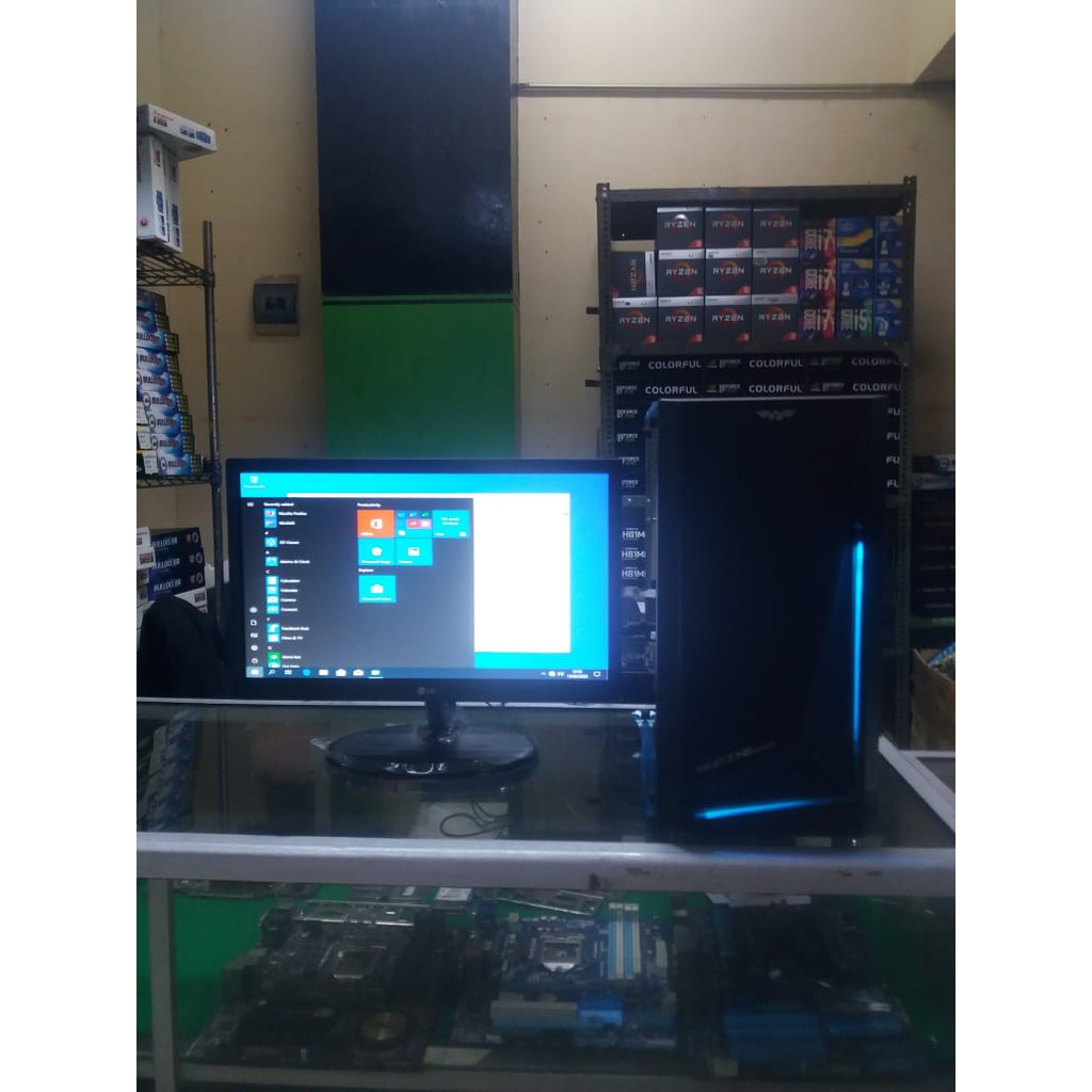 PC Gaming rakitan Core i5 3470 with monitor LED 19