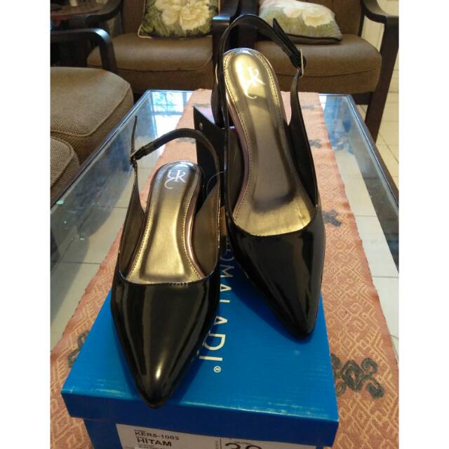 Sepatu wanita yongki komaladi