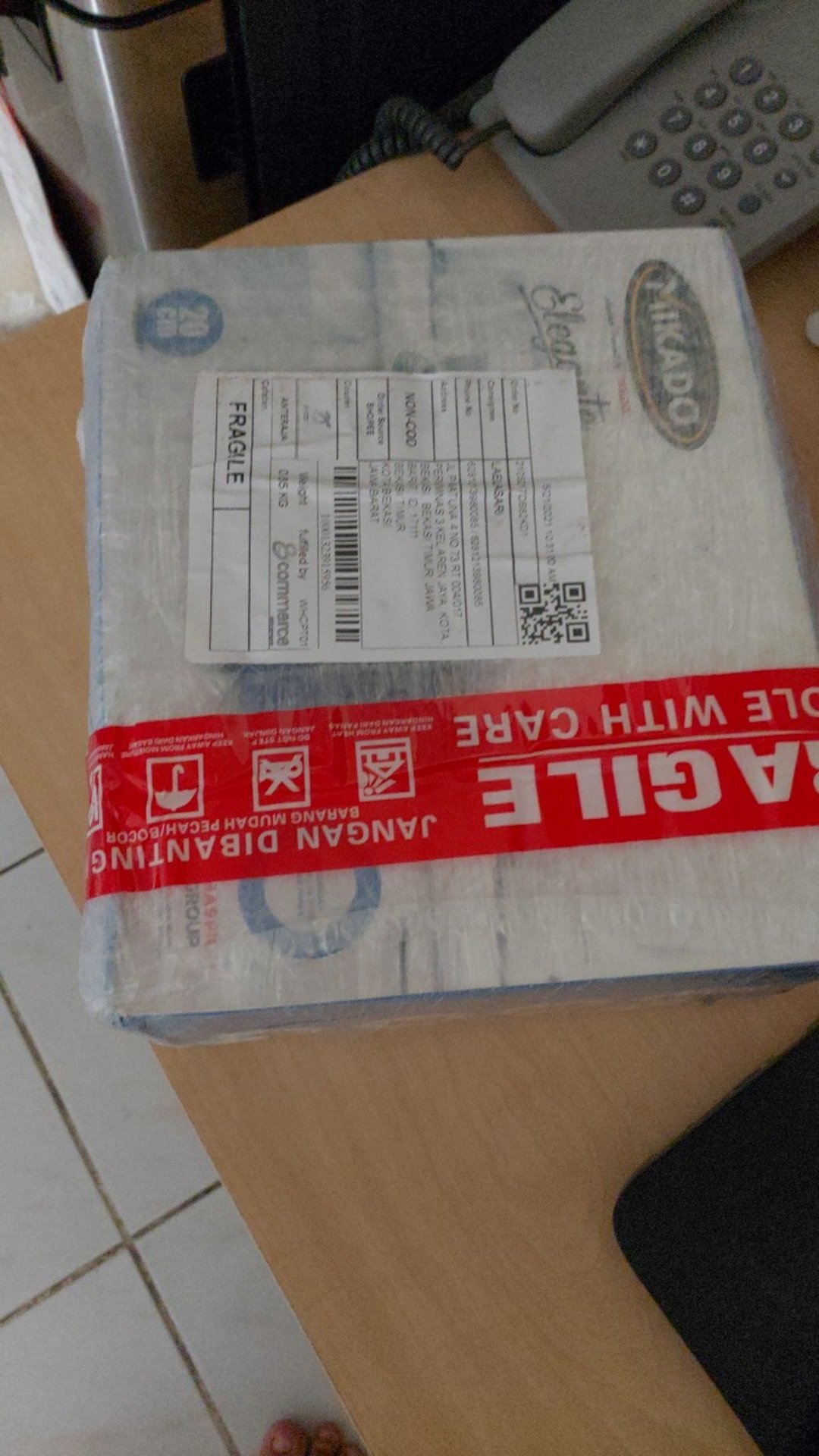 Maspion Panci Elegante Dutch Oven Tutup Kaca 20 Cm Merah - Panci Aluminium