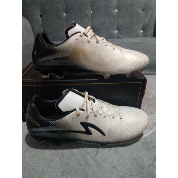 SPECS LS ULTRA FG KLOK