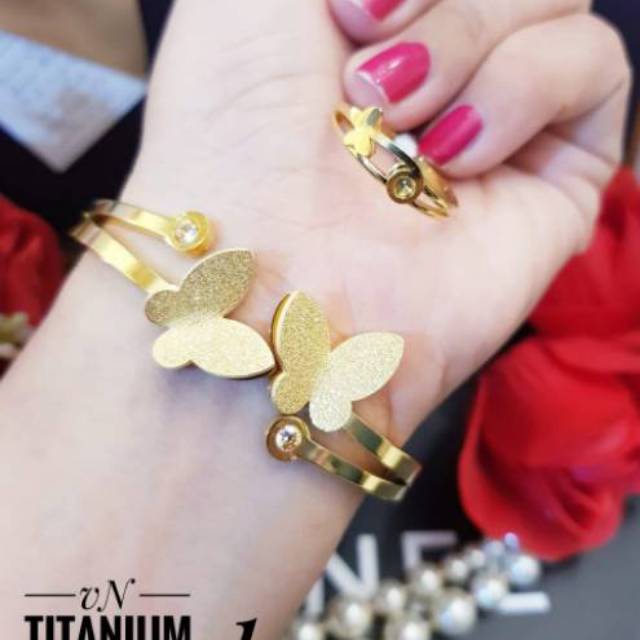 Ttanium gelang dan cincin 1814j