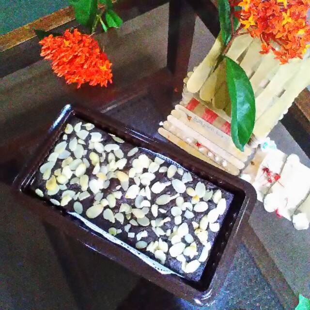 

Kue Brownies Almond