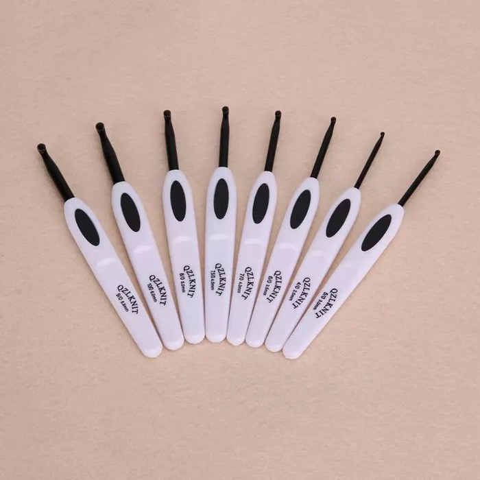 Alat rajut jarum rajut hakpen set gagang plastik 8pc 2.5-6mm import