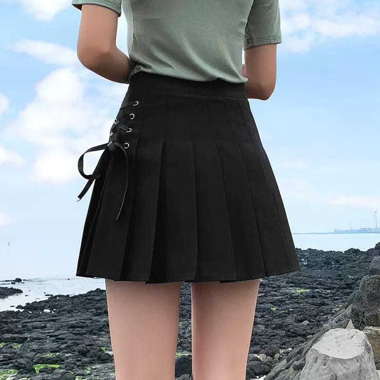 

READY LMB KOREAN TENNIS SKIRT TALI PITA PUTIH DENGAN LUBANG (KODE 9101)