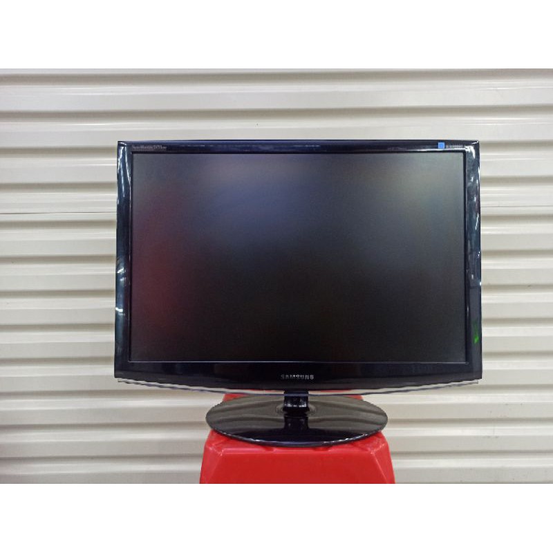 Lcd monitor Samsung 24inc widescren berkualitas dan bergaransi