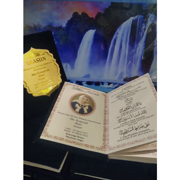 Yasin lipat atau saku cover bludru spons