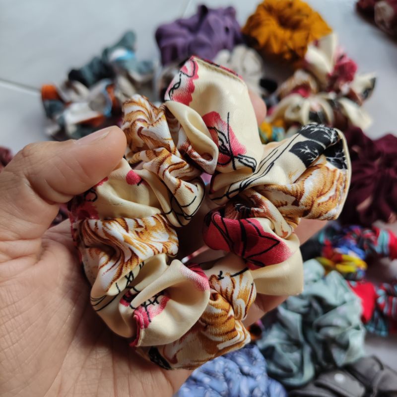 Ikat Rambut/ Tali Rambut/ Kunciran Rambut/ Ikat Rambut Cepol Hijab/ Scrunchie Jumbo Motif Bali