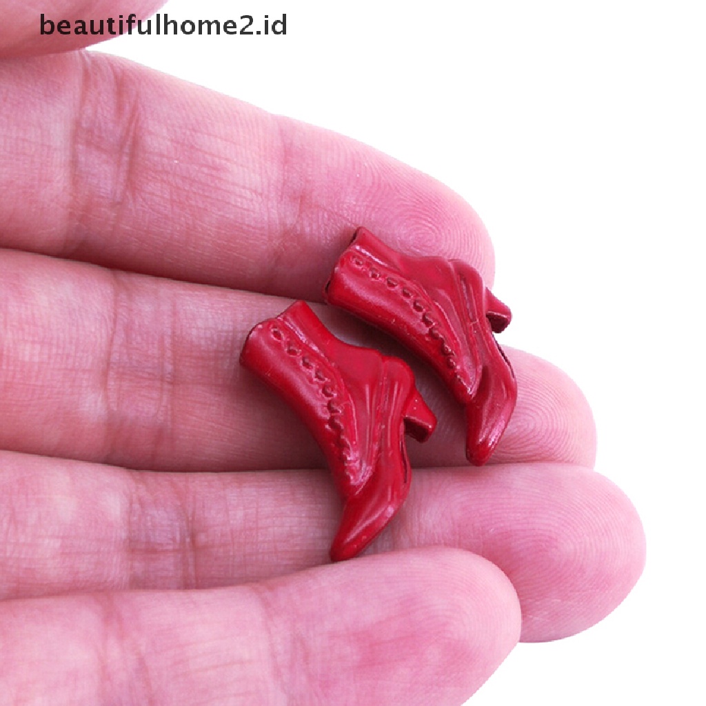 (Beautifulhome2.Id) 1 Pasang Miniatur Sepatu Boots Warna Merah Skala 1: 12 Untuk Dekorasi Rumah Boneka