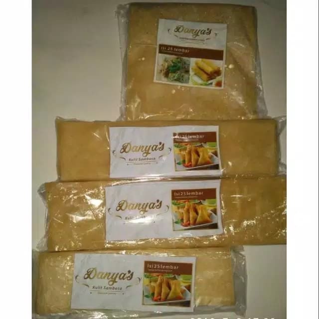 

MINUM-SIAP-DRINK-TO-READY- KULIT SAMBOSA / SAMOSA SEDANG 28 CM X 7.8 CM ISI 25 LEMBAR -READY-TO-