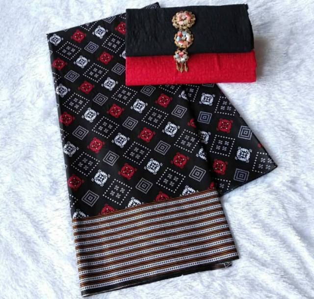 Kain batik pekalongan motif wajik dan embos setelan kebaya
