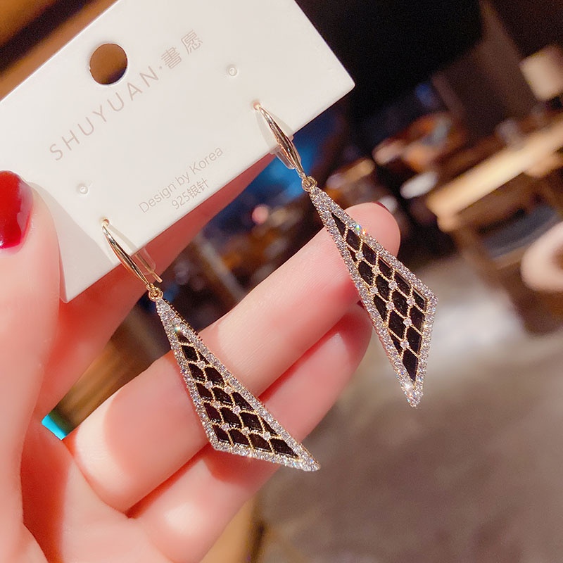 Anting Kait Bentuk Segitiga Geometris Aksen Berlian Imitasi Gaya Retro Korea Untuk Wanita